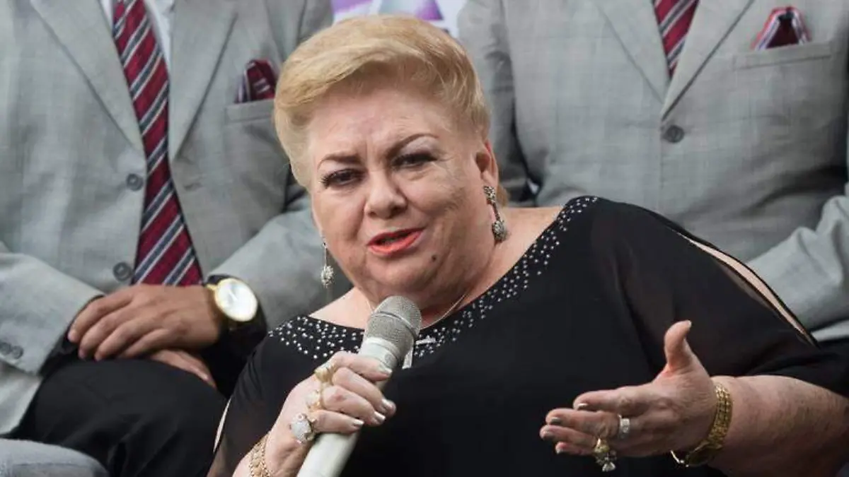 Paquita la del Barrio sale en silla de ruedas de concierto, ¿qué pasó-.jpeg